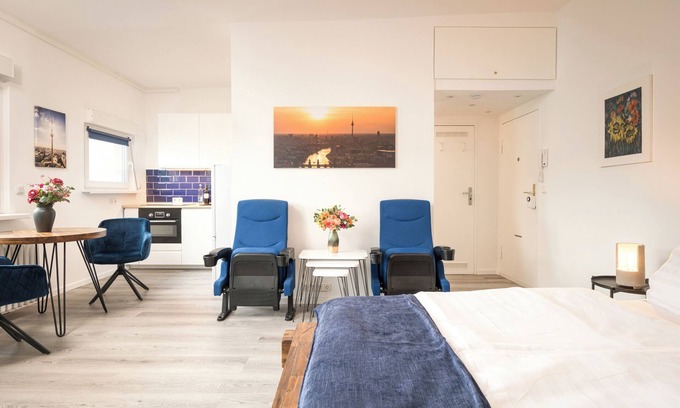 Halensee Apartment | Cool apartment with balcony in a central location with lots of comfort!