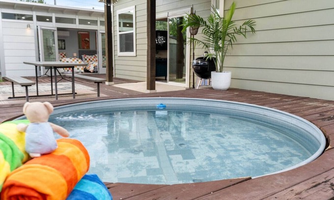 Montopolis Apartment | Cool Austin Hideaway|Cowboy Pool + Stylish Casita
