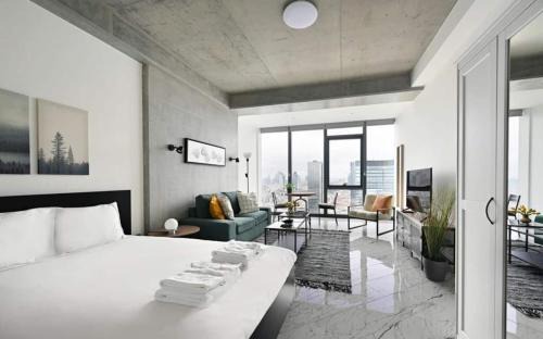 Bomonti Apartment | Bright Studio with Pool Views and Parking - Pet Friendly!