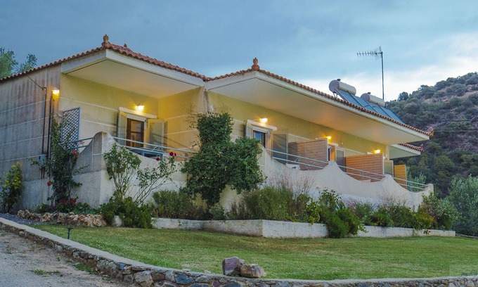 Karvelas Apartment | Relaxing Retreat with Pool, Breakfast & Kitchen Amenities