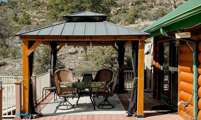 Miami Cabin | Escape to a Unique Treehouse by the Lake and Forest