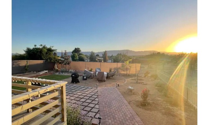 Cornville House | Historic Bungalow Near Vineyards with Family-Friendly Amenities