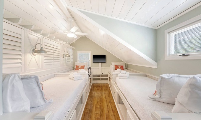 Tarpon Pond Cottage | Stylish Kids Loft Steps from the Beach with Bikes Included