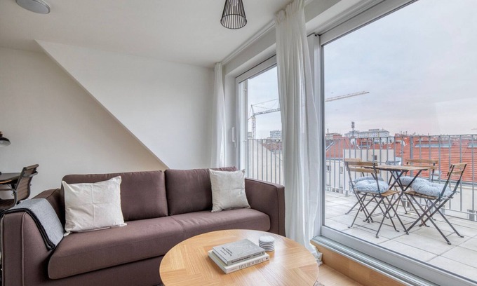 Margareten Apartment | Modern 2BR Maisonette with Elevator - Family & Pet Friendly