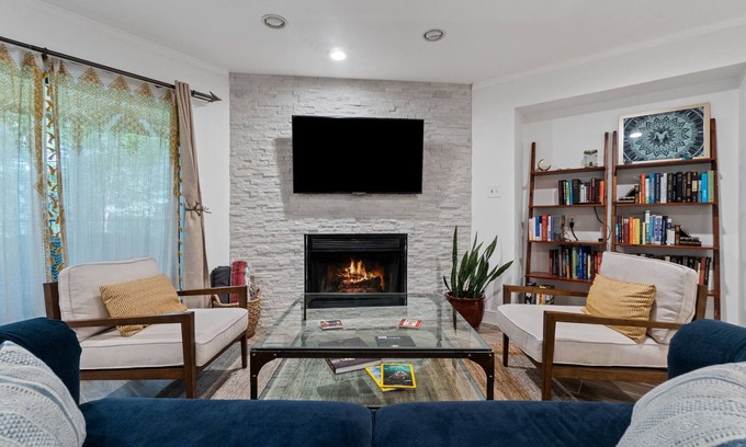 Zilker Condo | Relax by Barton Springs Pool Near Zilker Park - 10/10 Rating
