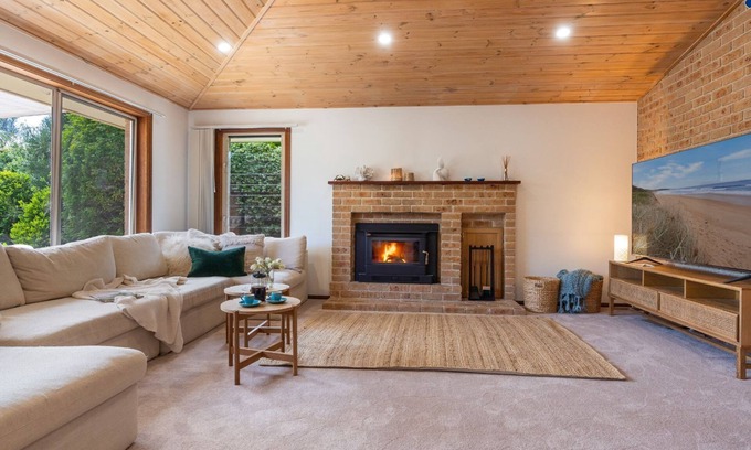 Culburra Beach House | Unwind at Seaside: Exclusive Stay with Private Pool