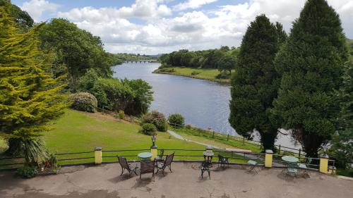Macroom House | Eco-Friendly Getaway at Coolcower House with Hot Tub & Breakfast
