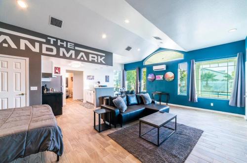 Coolidge Apartment | Modern Studio at Coolidge with Pool & Family Amenities