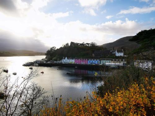 Achachork House | Child-Friendly Escape at Coolin View with 8.2/10 Rating