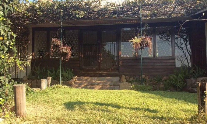 Mutare House | Coolwaters: Family-Friendly Retreat with On-Site Dining