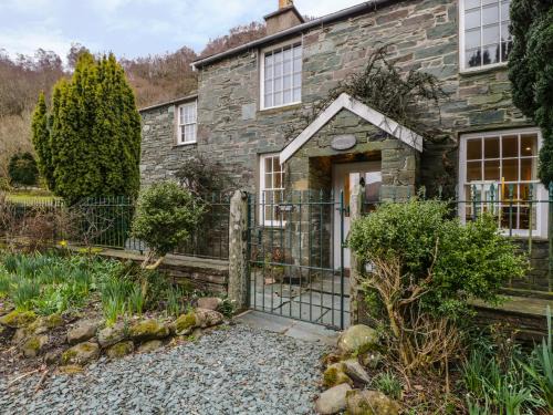 Borrowdale House | Discover Coombe Cottage: A 5-Star Family Retreat