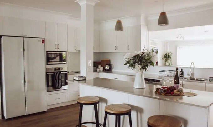 Cessnock House | Cooper Street: Convenient Location with Family-Friendly Amenities