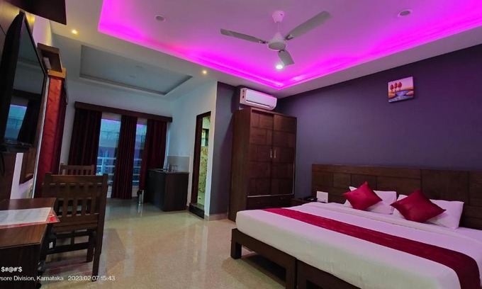 Mahadevpet Hotel | Discover Coorg ASHOK PALACE: Family-Friendly Stay Awaits