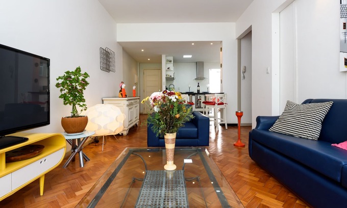 Leme Apartment | Vintage Style Copacabana Apartment Near the Beach