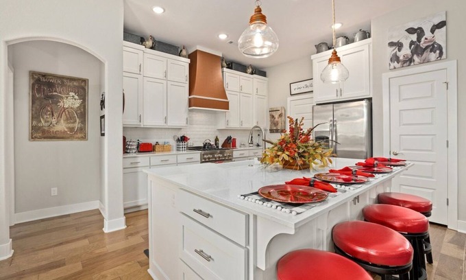 Fayetteville House | Relaxing Copper Creek Retreat with Hot Tub & Fenced Yard