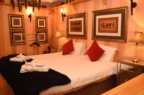 Killarney Bed & Breakfast | Cozy Stay at Copper Kettle B&B with Hot Tub & Breakfast