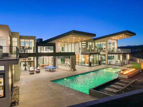 Hurricane House | Elegant Copper Rock with Private Pool & Hot Tub Retreat