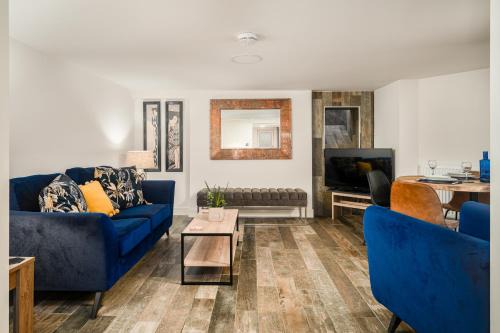 Doncaster Apartment | Stylish Coppergate Mews Apartment with Private Entrance