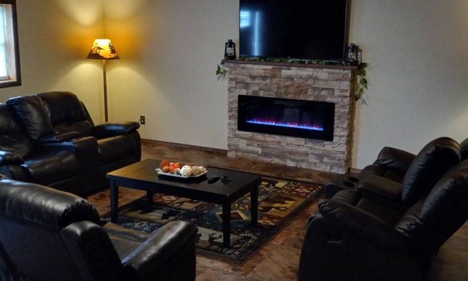 Ortonville Cabin | Top-Rated Copperhead Lodge: Family-Friendly Amenities Await