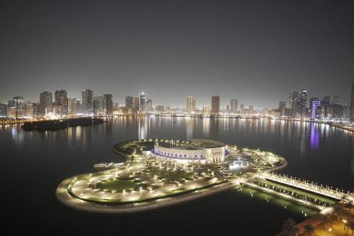 Al Majaz Hotel | Beachfront Bliss at Copthorne Hotel Sharjah - 4 Star Stay