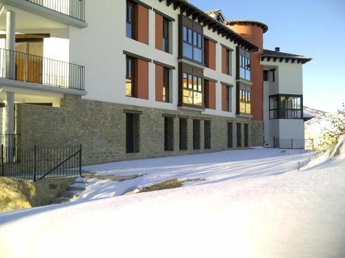 Valdelinares Apartment | Charming Apartment in Valdelinares - Child Friendly & Rated 8.9