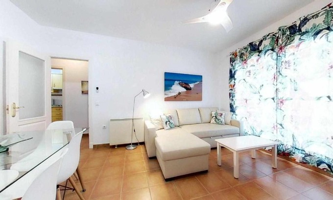 Zahara de los Atunes Apartment | Cozy Apartment in Zahara with Pool and Pet-Friendly Options