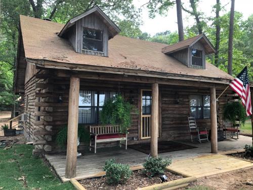 Tyler House | Inviting Cora's Main Log Cabin - 10/10 Guest Rating!
