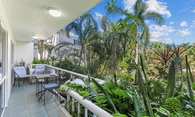 Palm Cove Apartment | Coral Coast 2 Bedroom Apartment 408
