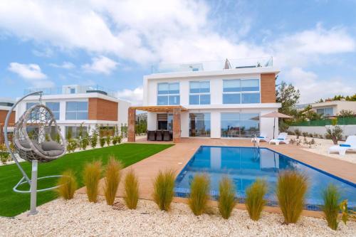 Peyia Town House | Private Pool Retreat for 8 in Scenic Peyia, Cyprus