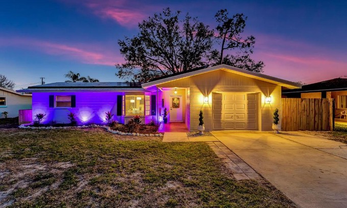 South Bradenton House | Relaxing Retreat at Coral Reef Cabana with Hot Tub Access