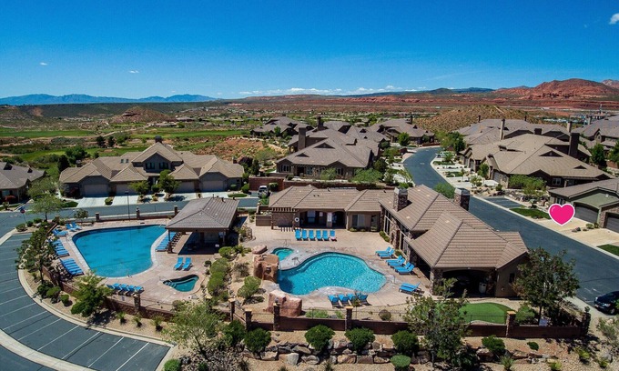 Washington House | Coral Ridge Retreat: Steps from Pools & Ocean Views