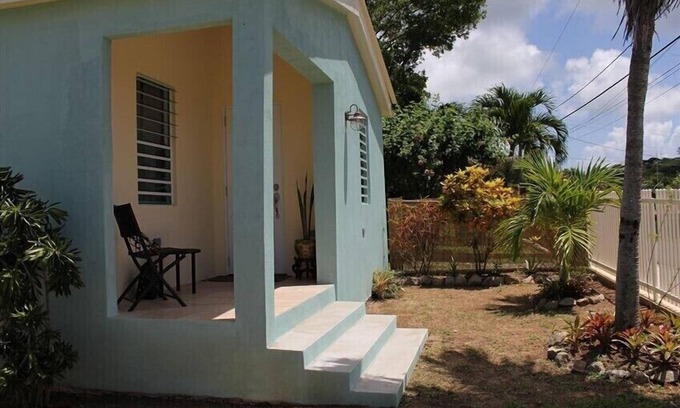 Esperanza Cottage | Coralina: Cozy Cottage with Ocean View & Pool for Two