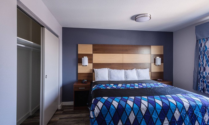 Inver Grove Heights Hotel | Coratel IGH - Deluxe King Studio with Kitchenette for Families