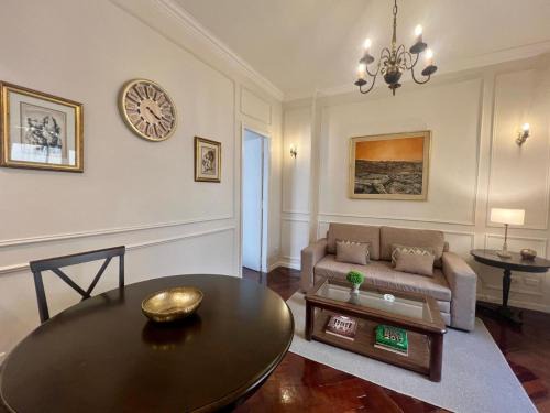 Buenos Aires Central Business District Apartment | Explore the Heart of Buenos Aires: Family-Friendly Stay