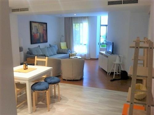 La Buhaira Apartment | Discover Corazón de Nervión: Prime Location & Parking