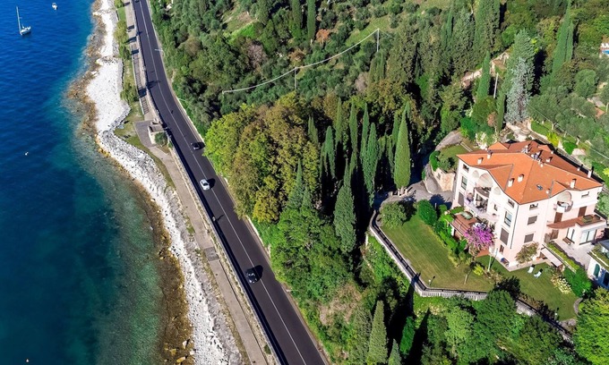 Torri del Benaco Villa | Pet-Friendly Retreat with Pool & Spa at Corazza 6+1