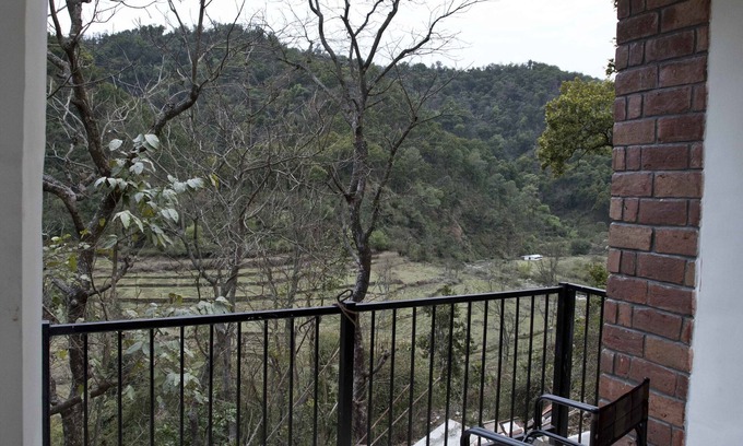 Lansdowne House | Budget-Friendly Getaway at Corbett Riviera with Breakfast