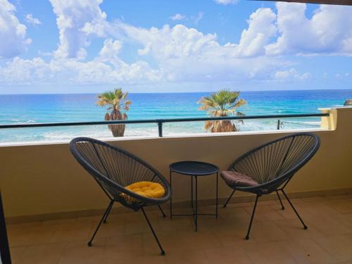 Glyfada Apartment | Glyfada Maisonette Aa2g 59: Pet-Friendly Oasis with Pool