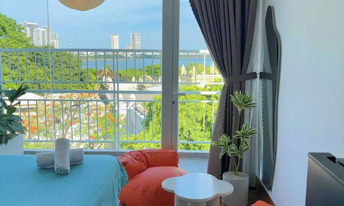Hai Chau Hotel | Corgi House - Steps from Dragon Bridge