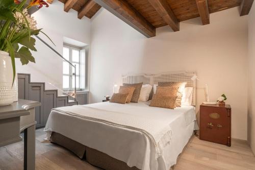 Lonato del Garda House | Discover CORLO Holiday Home: Guest Rated 9.9/10 Experience