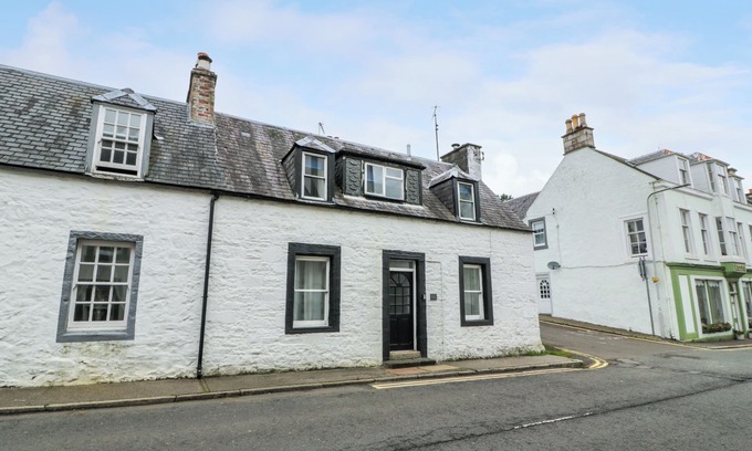 New Galloway Cottage | CORNER COTTAGE, family friendly, with open fire in New Galloway