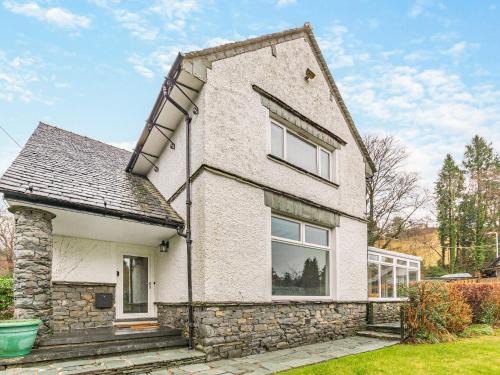 Troutbeck Bridge House | Exceptional Corner Cottage - 4 Star with Pet-Friendly Perks