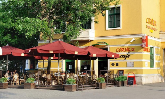 Dunaujvaros Hotel | Discover Comfort at Corner Hotel & Kávéház – Rated 9/10