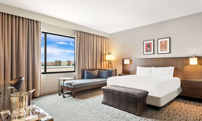 Bee Cave Apartment | Corner King Room | Rooftop Lounge, Free Parking, Near Hill Country Galleria