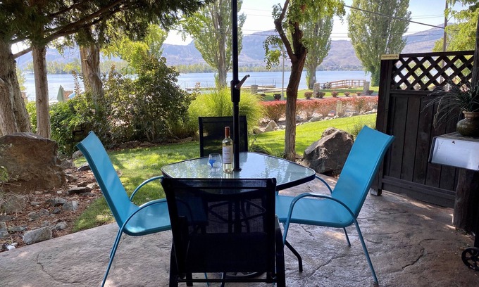 Okanagan-Similkameen House | Lakefront Townhouse: Ideal for Snowbirds & Golf Getaways