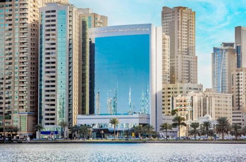 Al Majaz Hotel | Oceanfront Retreat at Corniche Hotel Sharjah - 5 Star Escape