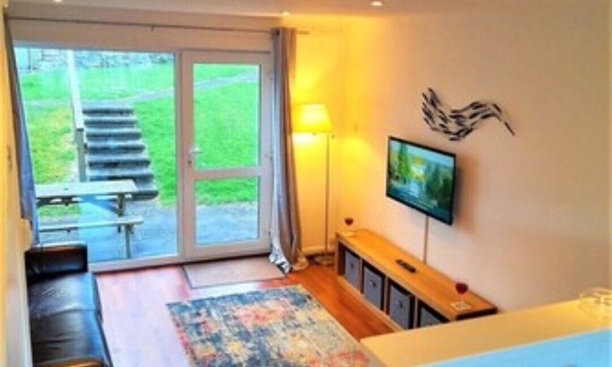 Saint Columb Major Cottage | Delightful Cornish Getaway with Pet-Friendly Amenities