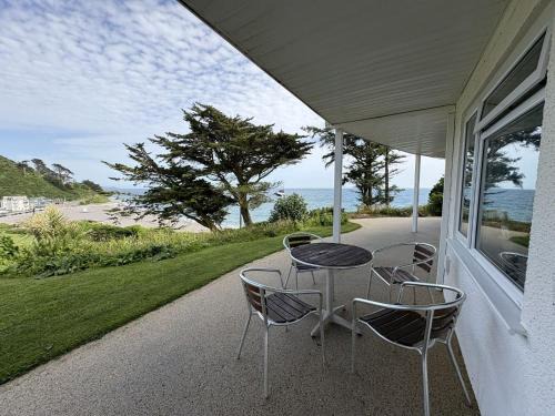 Seaton House | Oceanfront Haven at Cornish Riviera - Mount Brioni