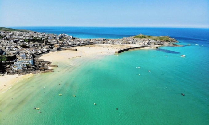 Lanner House | Charming Cornish Village Getaway with Pool and Pet-Friendly Perks