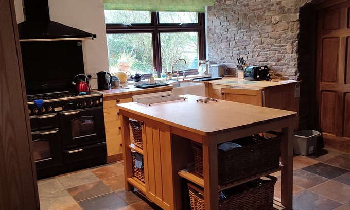 Pencelli Other | Perfect Cornwall Farmhouse: 5 Bedrooms & Pool for Families